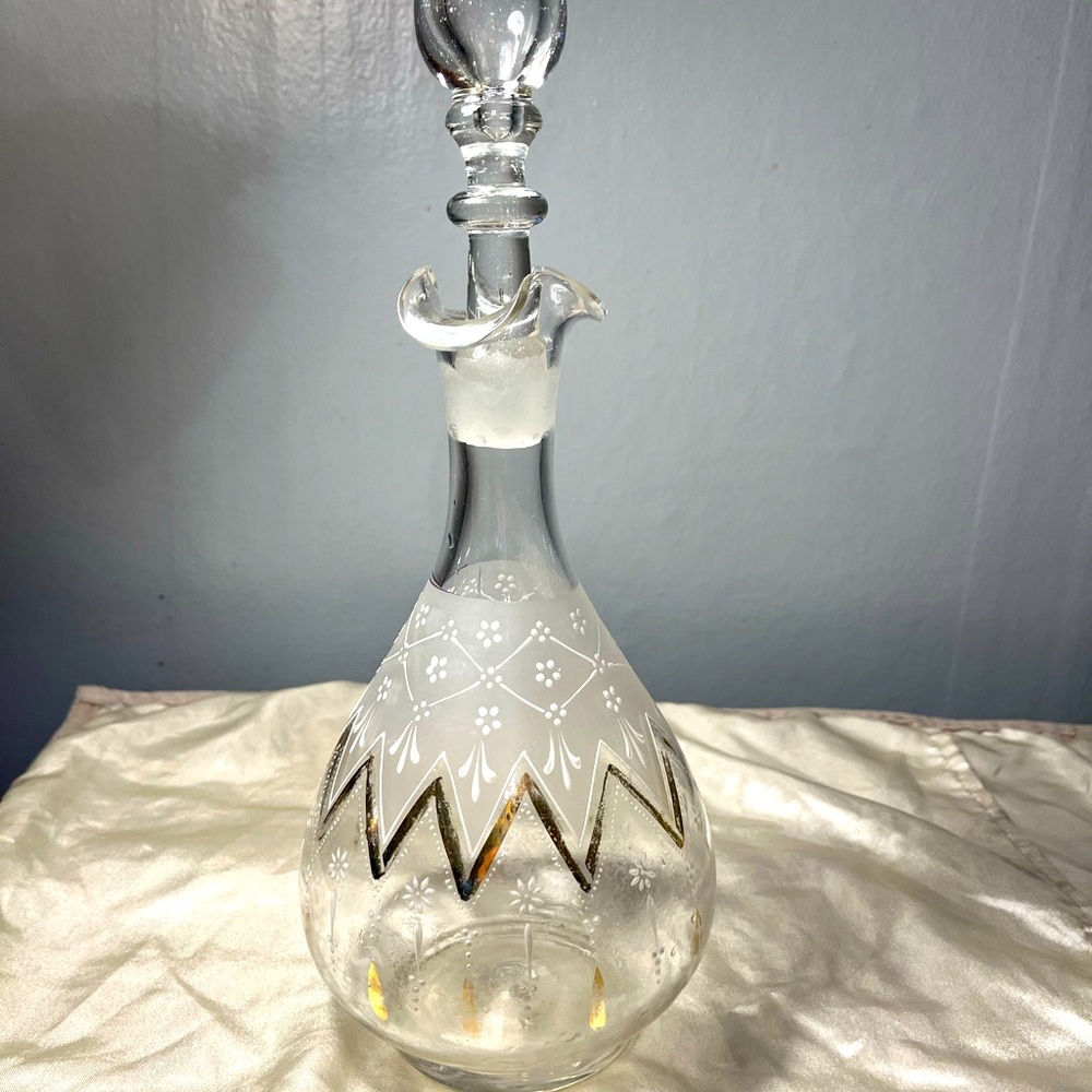 Wine decanter with stopper